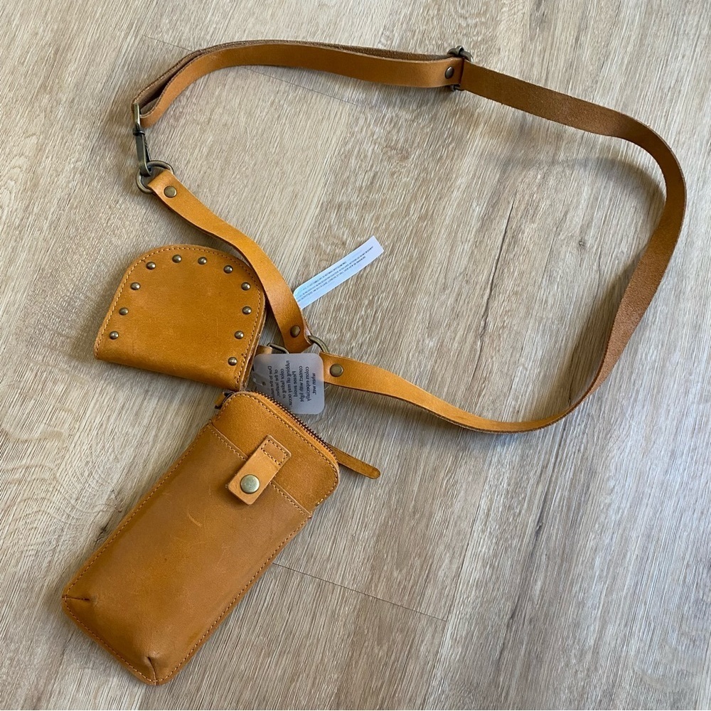Free People Crossbody Phone Leather Change Me Up Leather Crossbody Belt NWOT